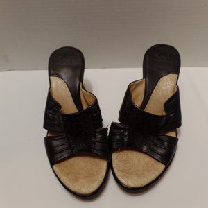 Sofft Slip-on heels size 8.5 - Very Nice and  Comfortable!